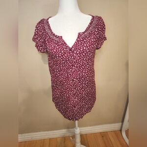Faded Glory Size Small Ditsy Floral Red & White Short Sleeve Top with embroidery